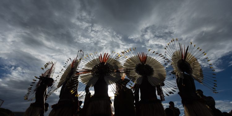 DNA de indígenas mostra três ondas migratórias para a América do Sul e ligação com povos da Oceania, diz pesquisa