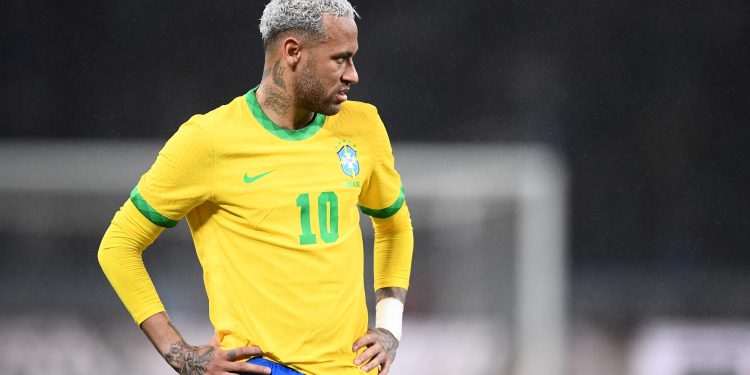 Datafolha: apelo por Neymar na Copa vai a 62% entre apoiadores de Flávio Bolsonaro contra 46%, de Lula