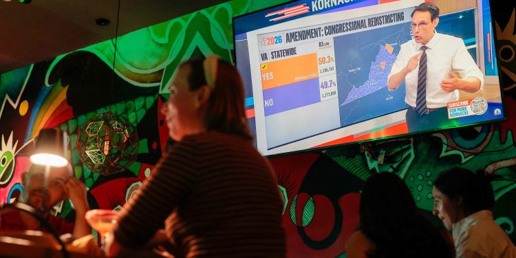 Democratas conseguem vitória estratégica com aprovação de novo mapa eleitoral no estado americano da Virginia