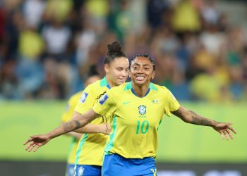Destaque do Brasil, Kerolin vê seleção pronta para enfrentar o Canadá na decisão do Fifa Series: 'Estamos treinando e jogando bem'