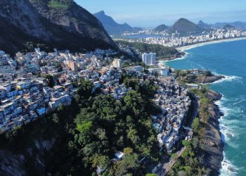 Do Vidigal à Rocinha: quanto custa e como funcionam os passeios em favelas do Rio