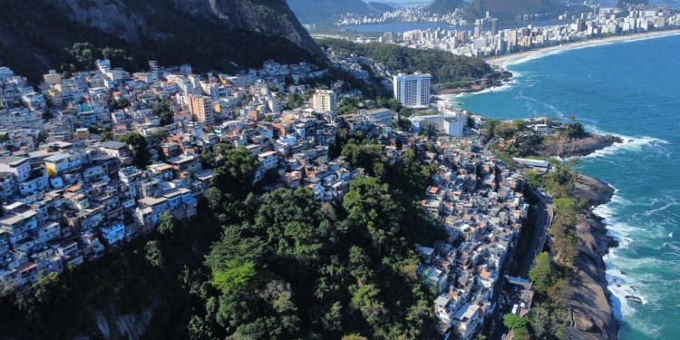 Do Vidigal à Rocinha: quanto custa e como funcionam os passeios em favelas do Rio