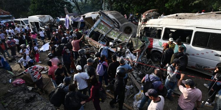 Em período eleitoral, ataque a bomba na Colômbia deixa pelo menos 21 mortos e dezenas de feridos