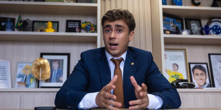 Entrevista: 'Alguns se tornaram experts em afastar pessoas', diz Nikolas Ferreira após ataques de Eduardo Bolsonaro