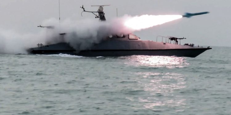 Estreito de Ormuz fechado: É legal a cobrança de pedágio do Irã para permitir a passagem de navios?