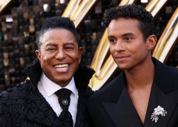 Família do Rei do Pop, fãs e famosos lotam Hollywood para estreia de 'Michael'; veja fotos