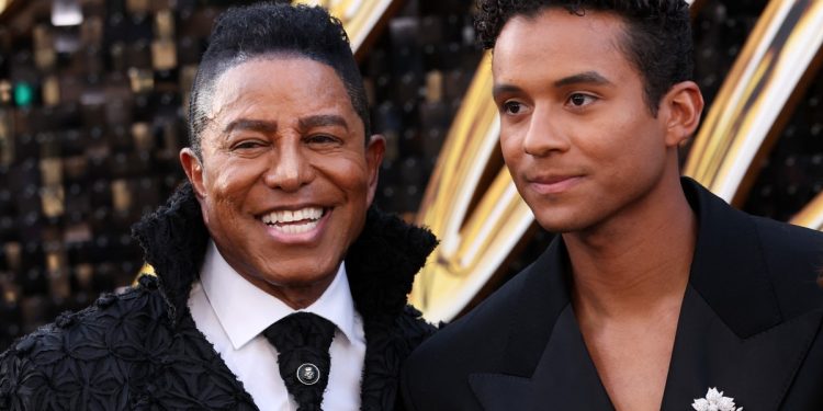 Família do Rei do Pop, fãs e famosos lotam Hollywood para estreia de 'Michael'; veja fotos