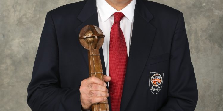 Galvão Bueno lamenta morte de Oscar Schmidt: 'O Brasil perdeu hoje um gênio de nosso esporte'