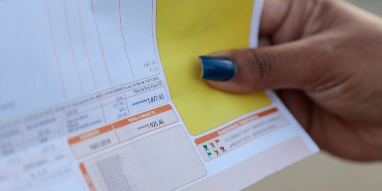 Ipsos: metade dos brasileiros se preocupa mais com o preço da energia do que com emissão de gases do efeito estufa