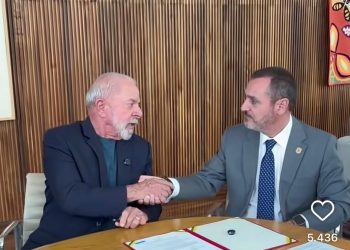 Lula elogia retirada de credenciais de agente americano no Brasil: 'O que eles fizeram conosco, a gente vai fazer com eles'