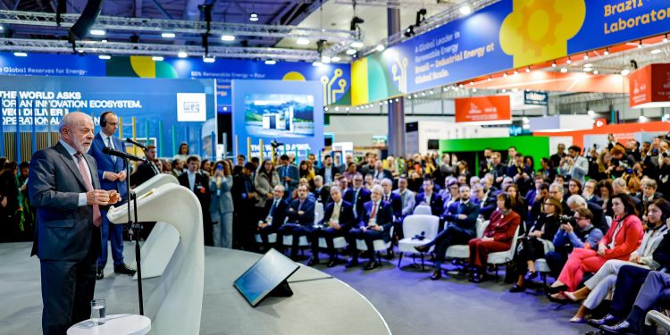 Lula na Alemanha: 'Brasil cansou de ser tratado como país pequeno ou invisível'