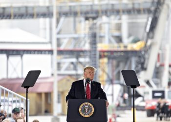 Trump discursou em usina de etanol durante a campanha presidencial — Foto: Daniel Acker/Bloomberg