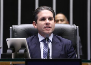Motta diz que não vai 'procrastinar' debate sobre fim da escala 6x1 e prevê votação semana que vem na CCJ da Câmara