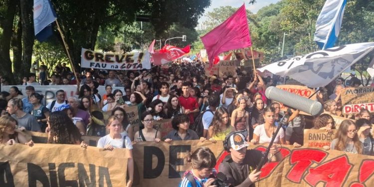 Negociação avança, e greve de funcionários da USP pode se encerrar na sexta