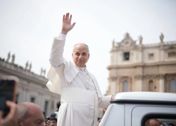 Papa afirma que o mundo está sendo devastado por um punhado de tiranos
