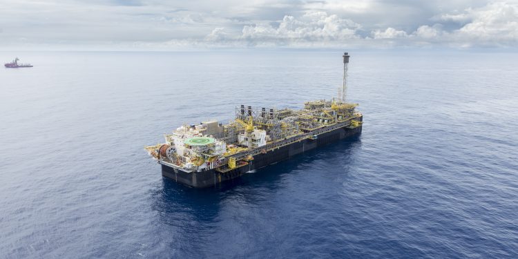 Por que o governo precisa do aval do Congresso para desonerar combustíveis com a arrecadação do petróleo?