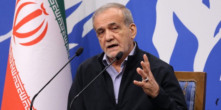 Presidente do Irã diz que bloqueio naval dos EUA está 'condenado ao fracasso'