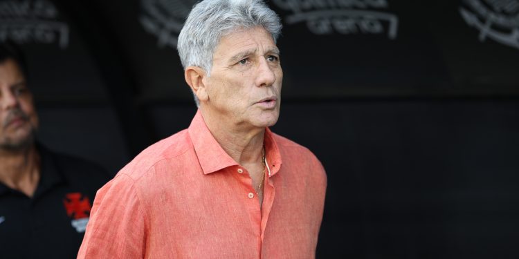 Renato Gaúcho explica titularidade de David e gera preocupação sobre substituídos contra o Corinthians: 'Tirei por lesão'