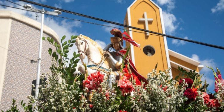 São Jorge: 300 drones farão espetáculo de 20 minutos no céu de Quintino