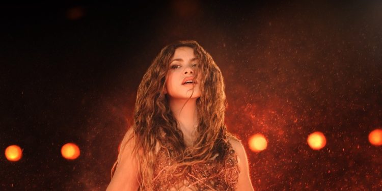 Show de Shakira em Copacabana até DJ surpresa até 2h para diluir saída do público