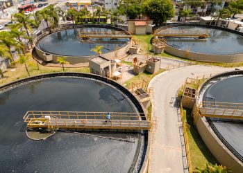 Substituição do emissário muda trânsito na Zona Sul de Niterói; veja as alterações