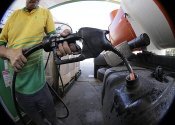 Tensões no Oriente Médio já elevaram preço do diesel em 21,75%, mostra levantamento