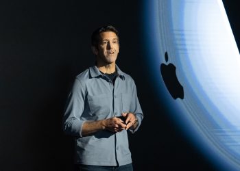 Tim Cook assume novo papel crucial: o de embaixador global da Apple