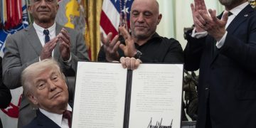 Trump flexibiliza restrições a drogas psicodélicas nos EUA