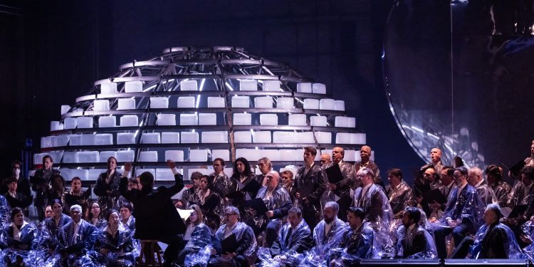 'Intolleranza 1960': opera inédita no Brasil chega ao Municipal de SP com uma centena de artistas no palco