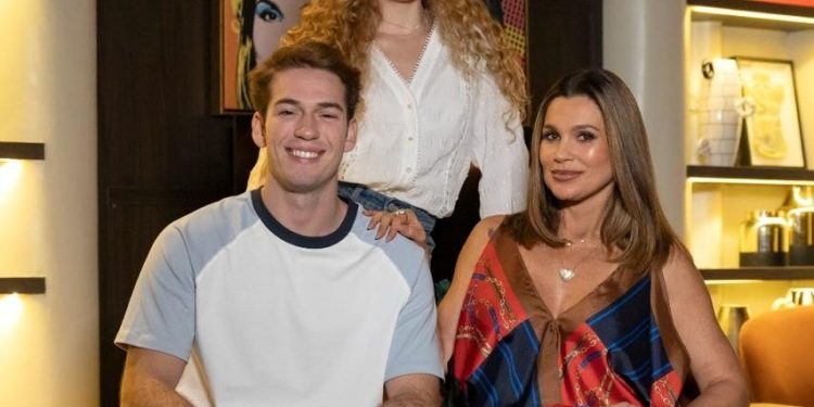 'Quem ama cuida': Pietro Antonelli surge em primeira foto como filho de Flávia Alessandra