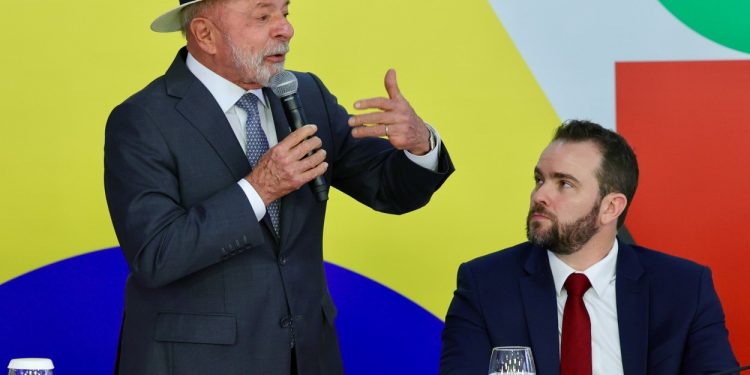 A menos de cinco meses da eleição, Lula acelera gastos com uma medida a cada 3,5 dias