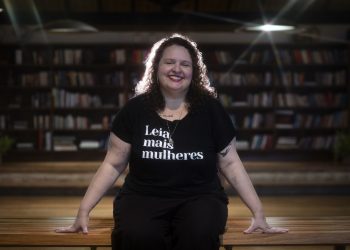 Autora de 'A cabeça do santo', Socorro Acioli chega a 500 mil livros vendidos