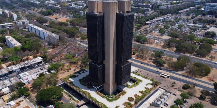 Bancos deverão informar ao Coaf tentativa de saque em espécie de emenda parlamentar, determina BC