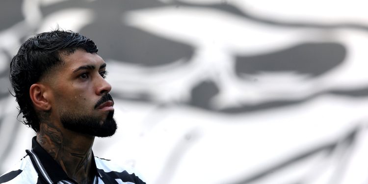 Barboza se despede do Botafogo no Nilton Santos e agradece por carinho da torcida: 'Nunca vivi, na minha vida, algo assim'