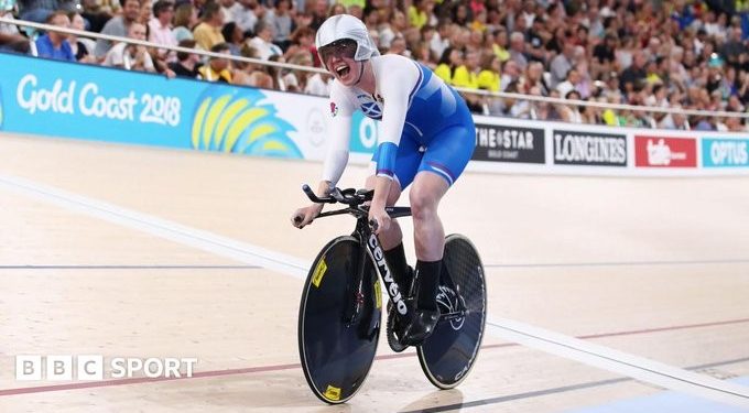 Bicampeã olímpica abandona ciclismo aos 32 anos para virar enfermeira
