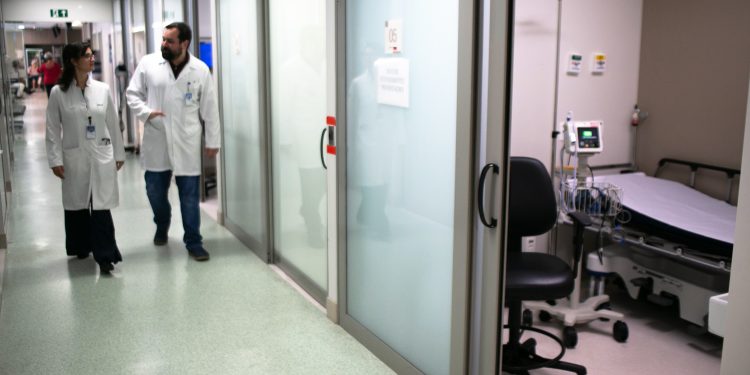 Bradsaúde tem lucro de R$ 1,3 bi no trimestre e mira ampliação da operação hospitalar