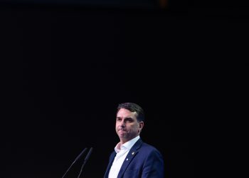 Cai o chefe de comunicação da campanha de Flávio