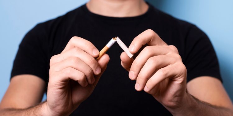 Cigarro vetado no Reino Unido: especialistas avaliam lei histórica e possibilidade no Brasil