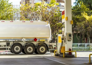 Distribuidoras respondem por menos da metade dos 13% relativos à distribuição e revenda no preço final dos combustíveis — Foto: Getty Images/alkimsarac