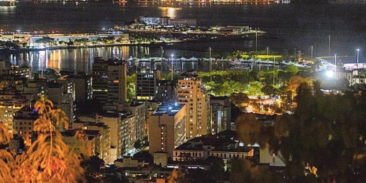 Conta de luz mais cara: com El Niño, país deve ter bandeira vermelha por mais tempo este ano
