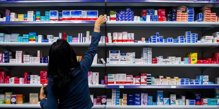 Corticóide, estatina e 'composto taradão': Veja lista de medicamentos e produtos recolhidos pela Anvisa