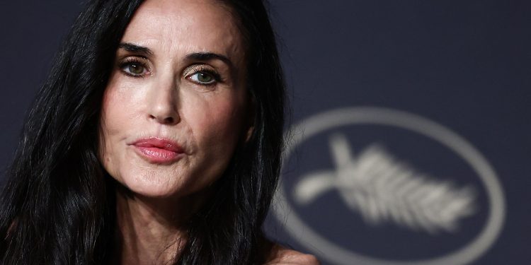 Demi Moore defende que indústria deve encontrar jeito de trabalhar com IA: 'lutar é travar uma batalha que perderemos'