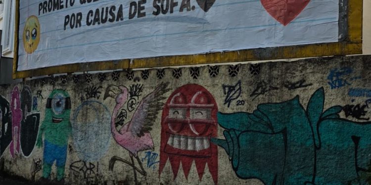 Descubra quem é o Daniel que saiu de casa após uma briga por causa do sofá e recebeu bilhete em outdoors no Rio