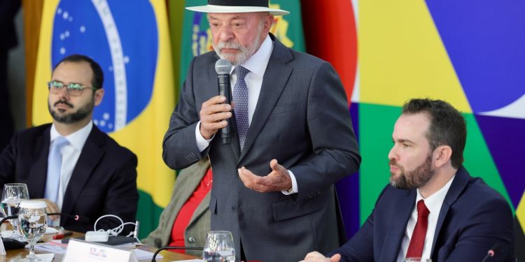 Desenrola 2.0 tenta alcançar classe média: endividados terão alívio até a eleição? Analistas respondem