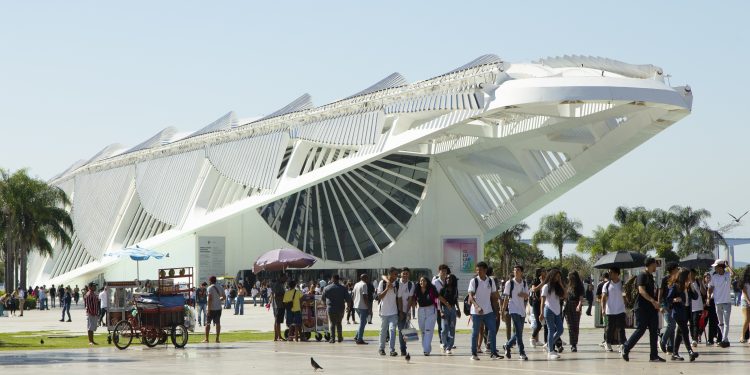 Entre memes e exposições: museus apostam nas redes sociais para atrair visitantes