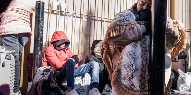 Estrangeiros que buscam green card nos EUA vão precisar voltar a países de origem para fazer o pedido
