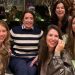Filhas de Silvio Santos surgem reunidas com a mãe e viralizam: 'Íris Abravanel e suas cópias'