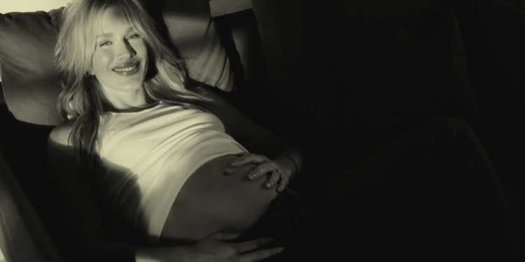 Fiorella Mattheis abre rotina da maternidade após confirmar terceira gravidez: 'Pisquei e já tô na metade'