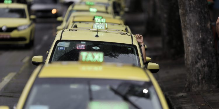 Fleuma britânica e honra carioca