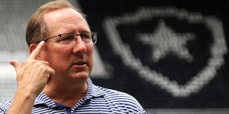 Fundo da Flórida cobra R$ 15,8 milhões da SAF do Botafogo por empréstimo feito por Textor